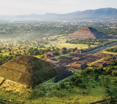 New evidence uncovers old debates in Mesoamerican archaelogy as University of Texas art historian and epigrapher David Stuart weighs in on a Science magazine article on the culture depicted in the image, teotihuacan 