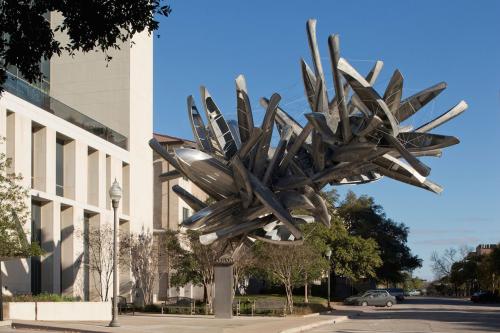 Nancy Rubin sculpture on UT Austin campus