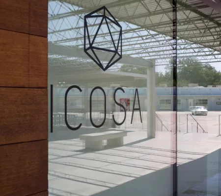 storefront of collective gallery ICOSA