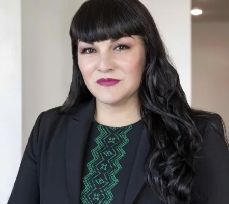 headshot portrait of curator and UT Austin Studio Art alumna Pilar Tompkins Rivas