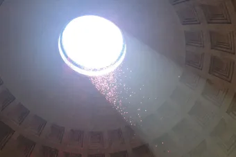light shining through oculus of Roman Pantheon