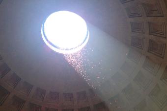 light shining through oculus of Roman Pantheon