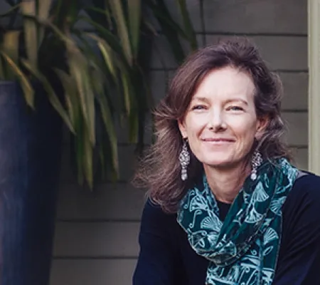 Penelope Davies headshot