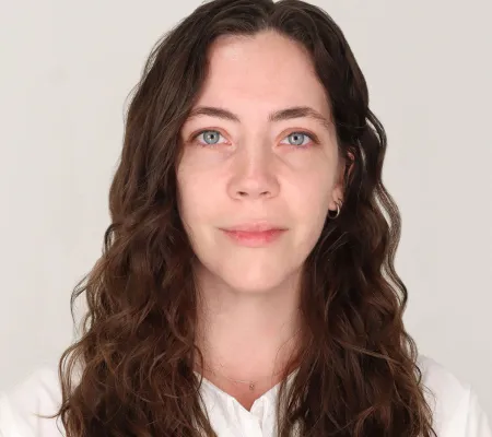 Caroline Anderson headshot