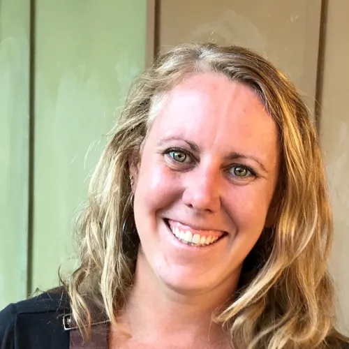 Erin Cunningham headshot