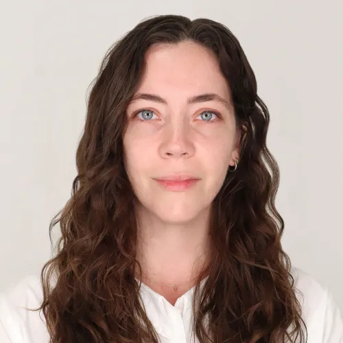 Caroline Anderson headshot